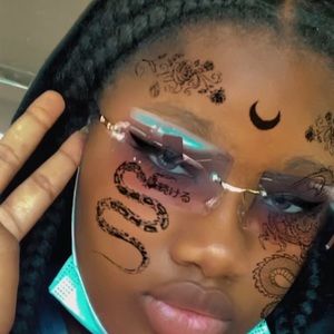 Meet your Posher, Mackenzie